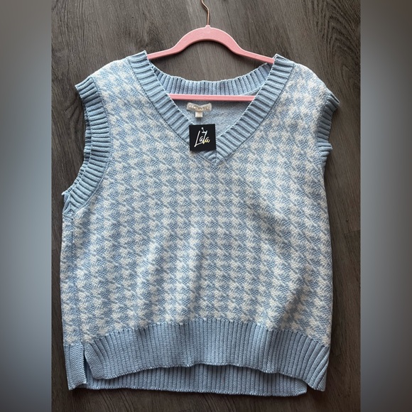 DRESSED in LaLa Louise oversized sweater vest sz MD - Picture 2 of 2